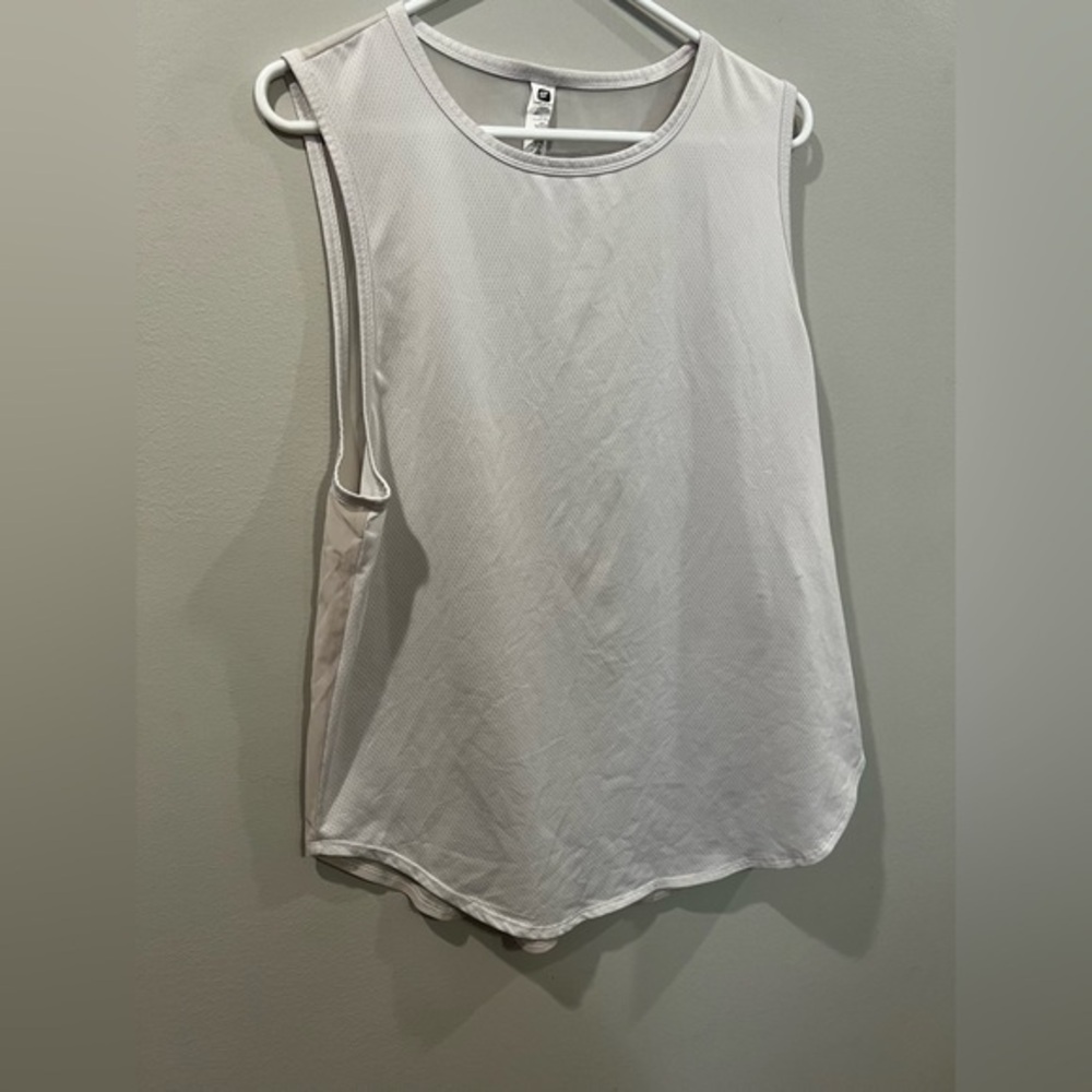 White Fabletics top *final price*
